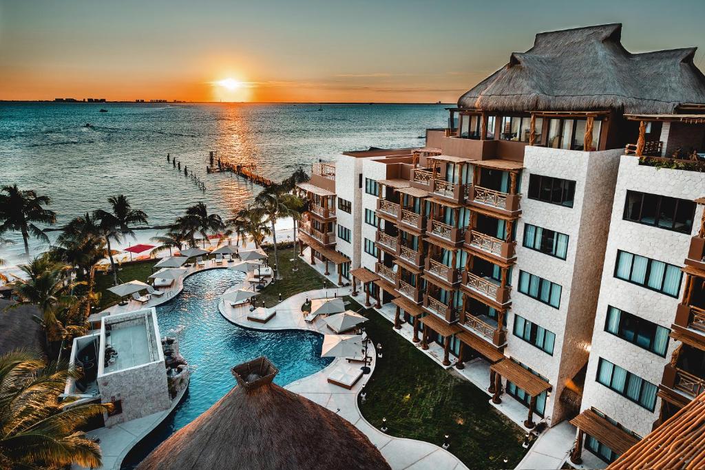 Where to Stay in Isla Mujeres: BEST 5 Areas & Hotels