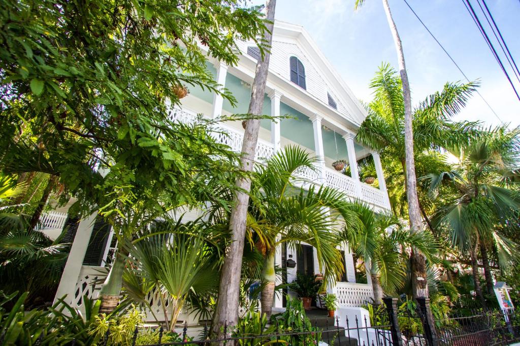 Where to Stay in Key West Florida: Best Hotels and All That Key West Has to Offer in 2025!