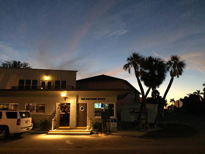 The 16 Best Anna Maria Island Restaurants: A Local's Guide to the Best Spots in Town