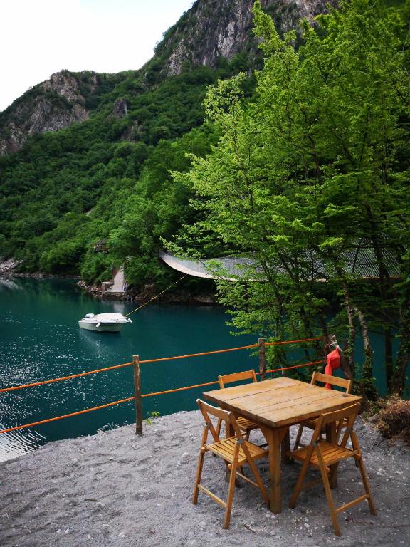 The Perfect Guide to Visiting Lumi i Shales Albania: Everything You Need to Know Before You Go (2025)