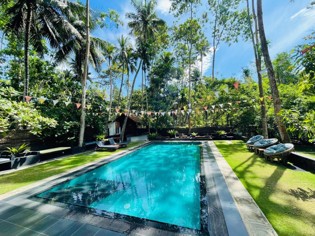 Hiriketiya Beach Guide: Everything You Need to Know Including My Favorite Hotels, Restaurants & Things to Do