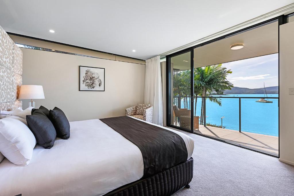 11 Amazing Holiday Homes Airlie Beach Has: Where We Stayed + What We Loved