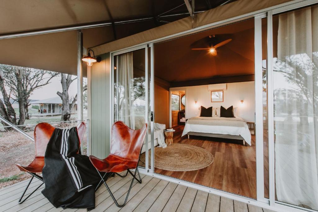 Couples Getaway NSW: The 7 Best Romantic Trips for Couples
