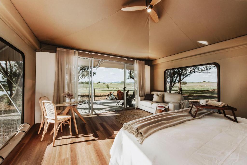 Couples Getaway NSW: The 7 Best Romantic Trips for Couples