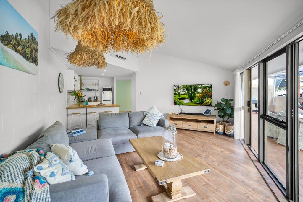 11 Amazing Holiday Homes Airlie Beach Has: Where We Stayed + What We Loved