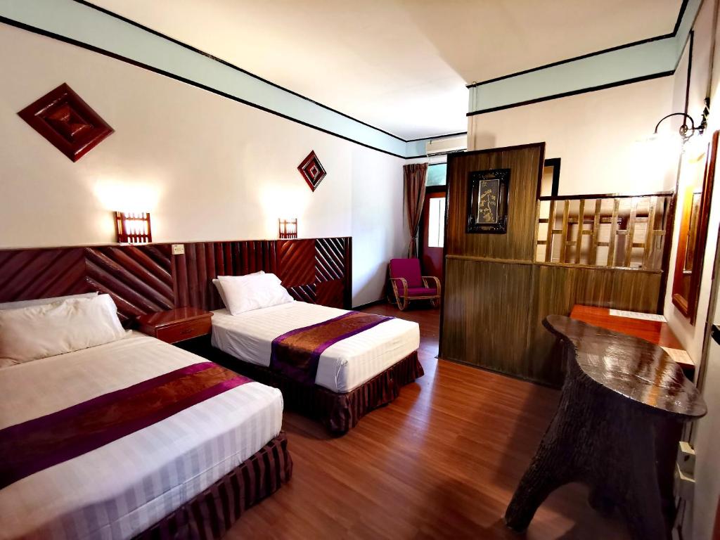 My TOP 4 Sepilok Resorts: Where to Stay to See Orangutans in Borneo