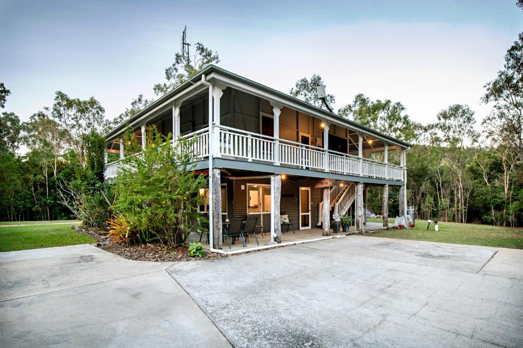 11 Amazing Holiday Homes Airlie Beach Has: Where We Stayed + What We Loved