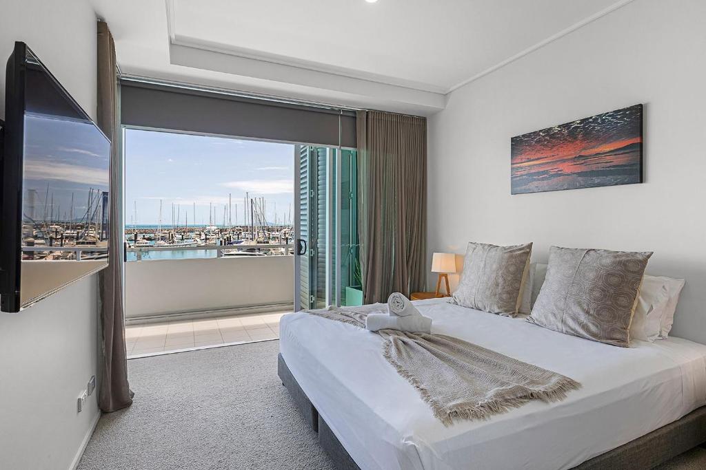 11 Amazing Holiday Homes Airlie Beach Has: Where We Stayed + What We Loved