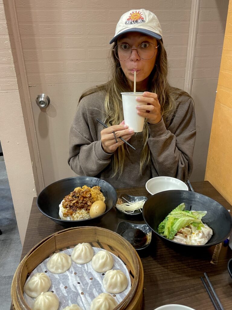 What to Eat in Taipei Taiwan: My 9 TOP Street Foods & Restaurants in Taipei (2025)
