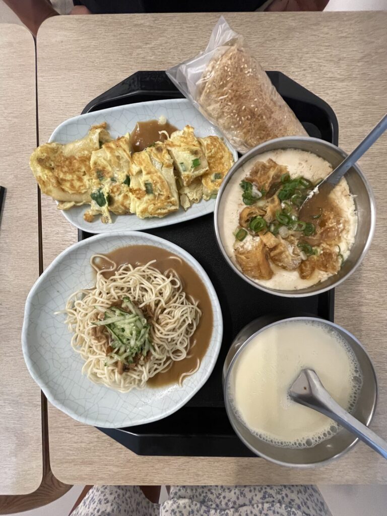 What to Eat in Taipei Taiwan: My 9 TOP Street Foods & Restaurants in Taipei (2025)