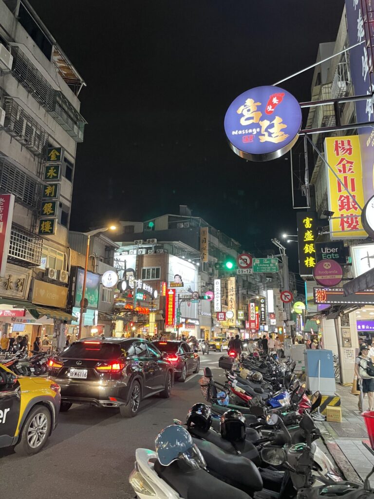 The 5 Best Night Markets Taipei: Which Ones I Loved (And What to Eat There)