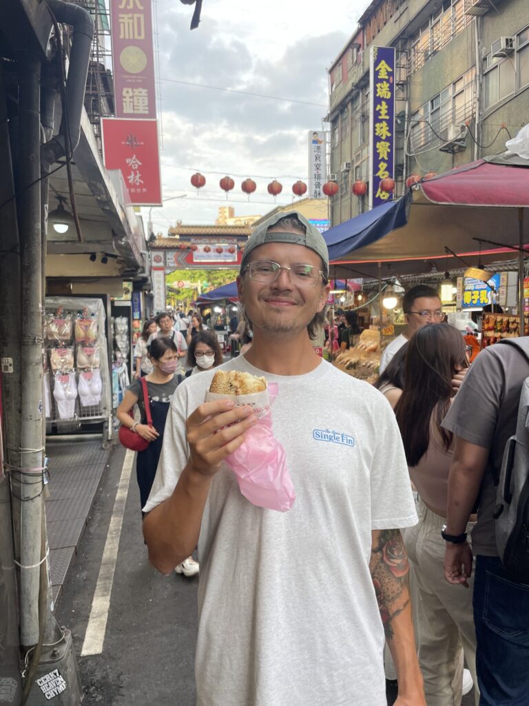 The 5 Best Night Markets Taipei: Which Ones I Loved (And What to Eat There)