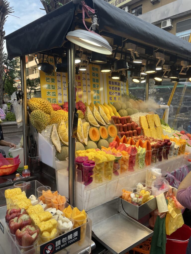 The 5 Best Night Markets Taipei: Which Ones I Loved (And What to Eat There)