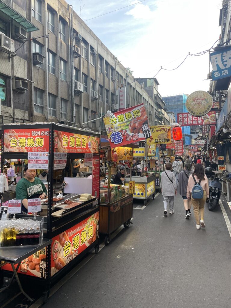 The 5 Best Night Markets Taipei: Which Ones I Loved (And What to Eat There)