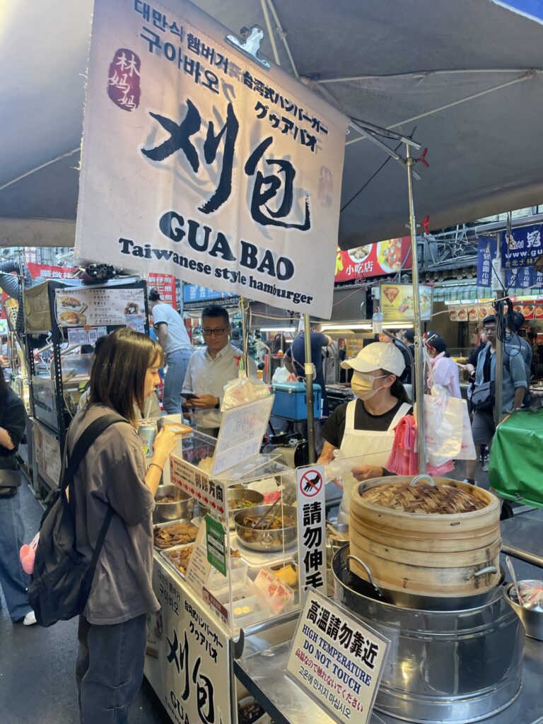 The 5 Best Night Markets Taipei: Which Ones I Loved (And What to Eat There)