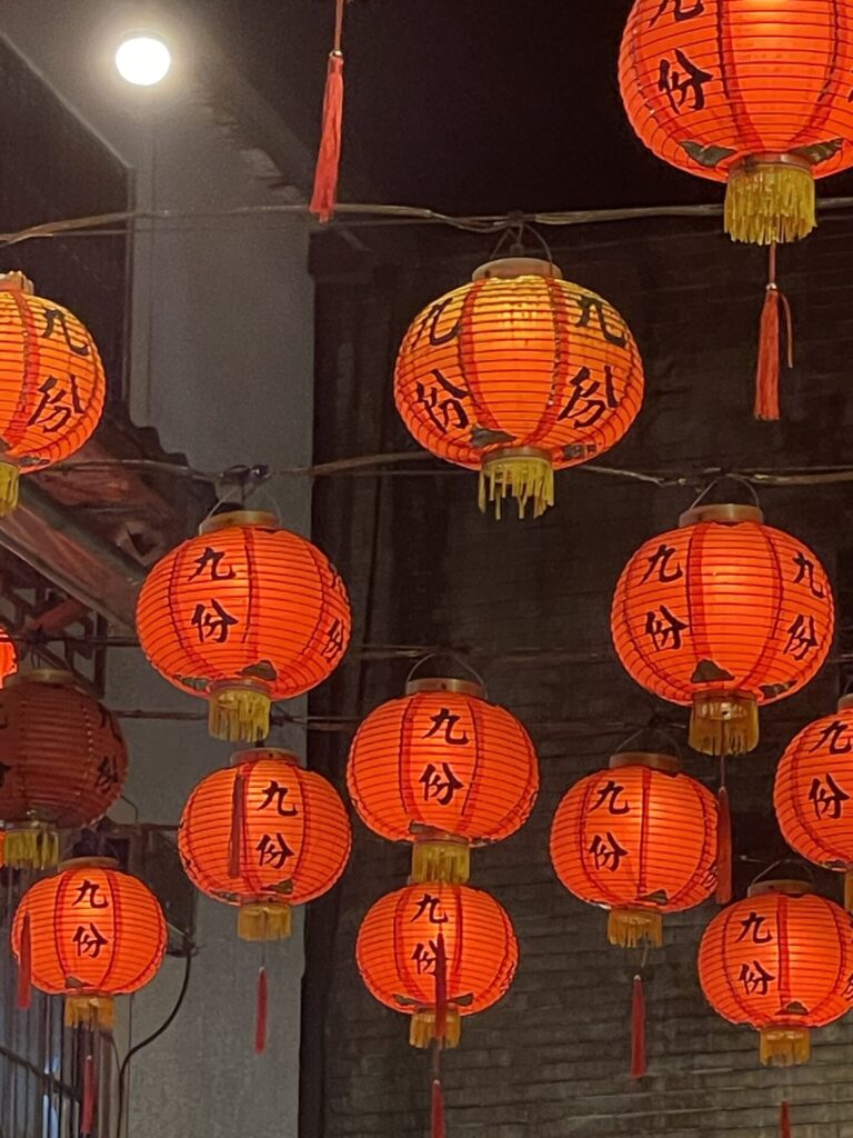 Taipei to Jiufen: How to Get to Jiufen Yourself + Jiufen Day Trips (2025)