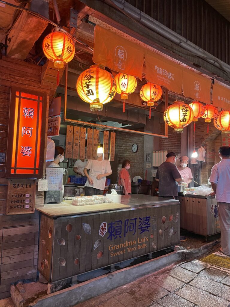 Taipei to Jiufen: How to Get to Jiufen Yourself + Jiufen Day Trips (2025)