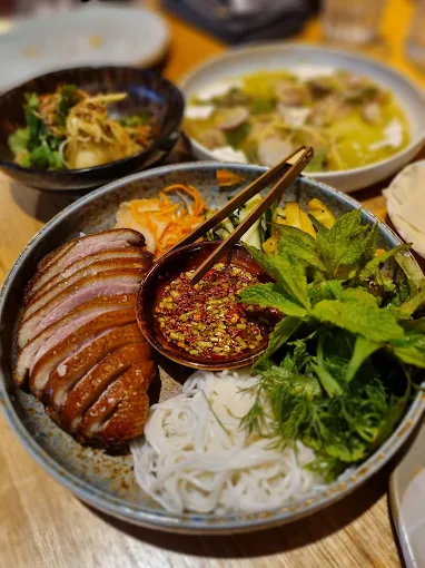 The 8 Best Restaurants Airlie Beach Has That I Tried (And Why You Should Too!)