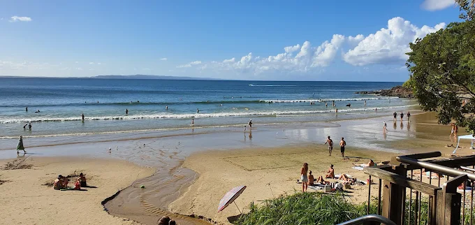 18 Amazing Things to Do in Noosa + My Favorite Day Trips