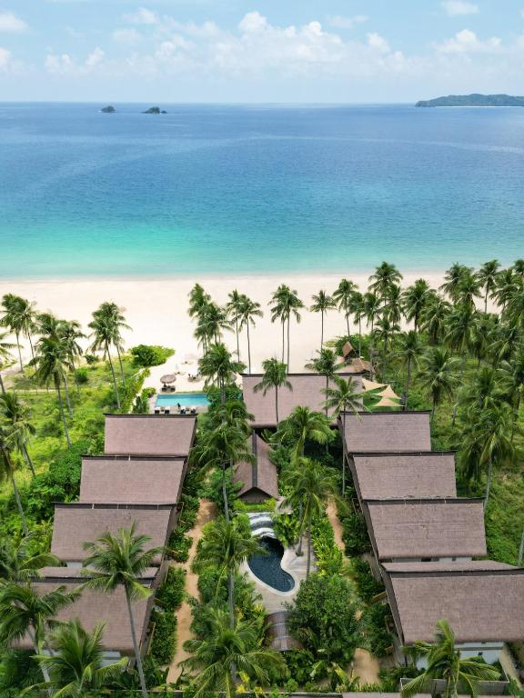 The Best Beach Resort in El Nido Palawan: My Honest Review of Angkla Beach Resort (2025)