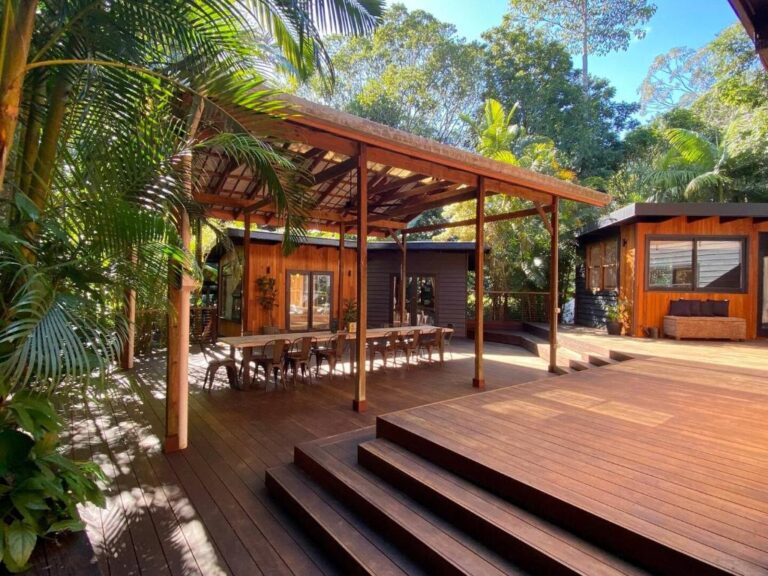 Where to Stay in Noosa Australia: My TOP 4 Areas and Best Hotels in 2025!