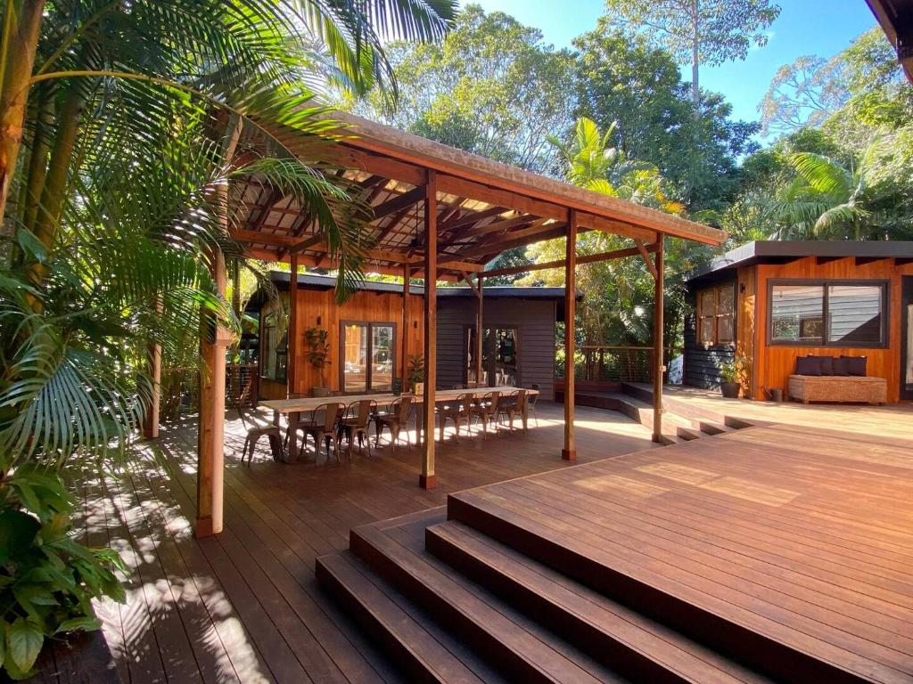 Where to Stay in Noosa: My TOP 4 Areas and Best Hotels in 2025!