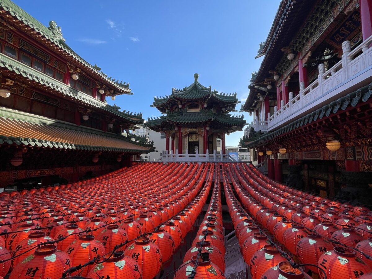 A Mini Guide to the Sunfong Temple Kaohsiung & My Honest Review 2025