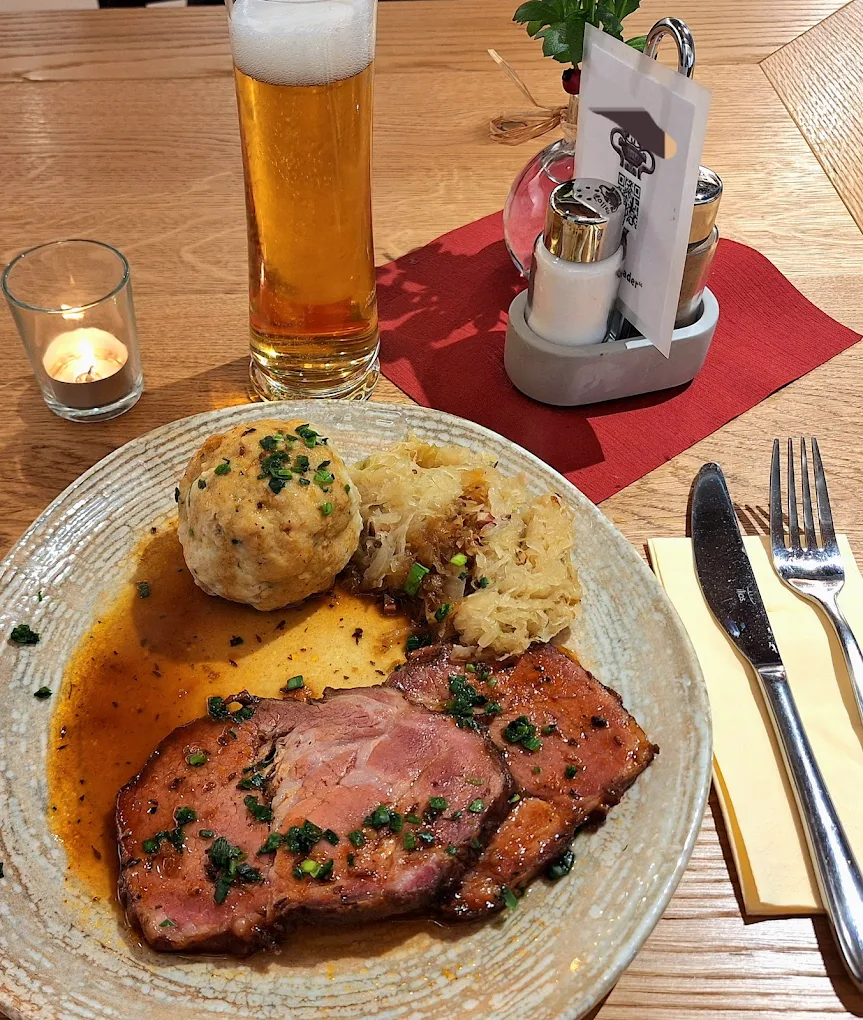 6 BEST Restaurants in Hallstatt (That Aren't Overpriced Tourist Traps)