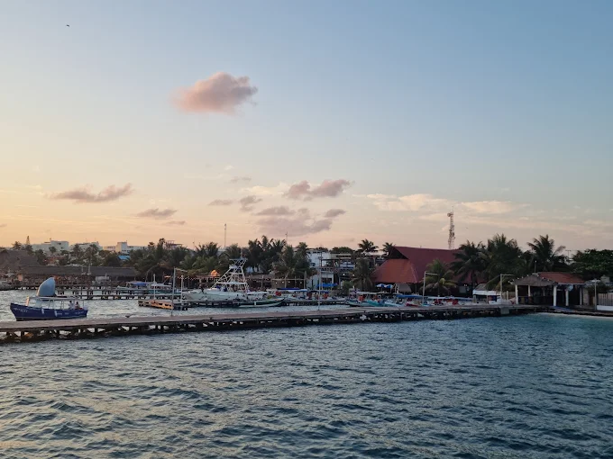 How to Get to Isla Mujeres: The Easiest Ways From the Airport, Hotel Zone, or Playa del Carmen