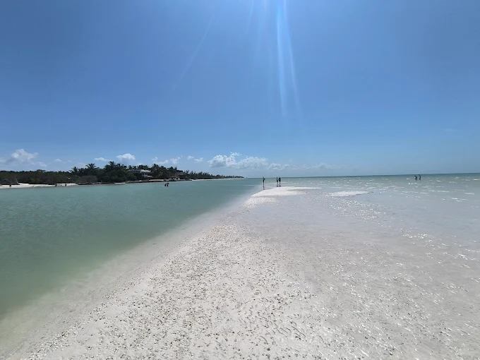 The 4 Best Beaches in Holbox + 1 Hidden Gem (2025)