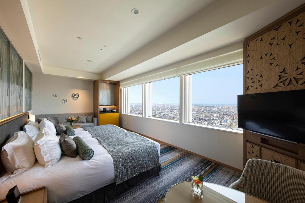 Where to Stay in Kanazawa For First Timers: My Favorite Hotels & Areas (2026)