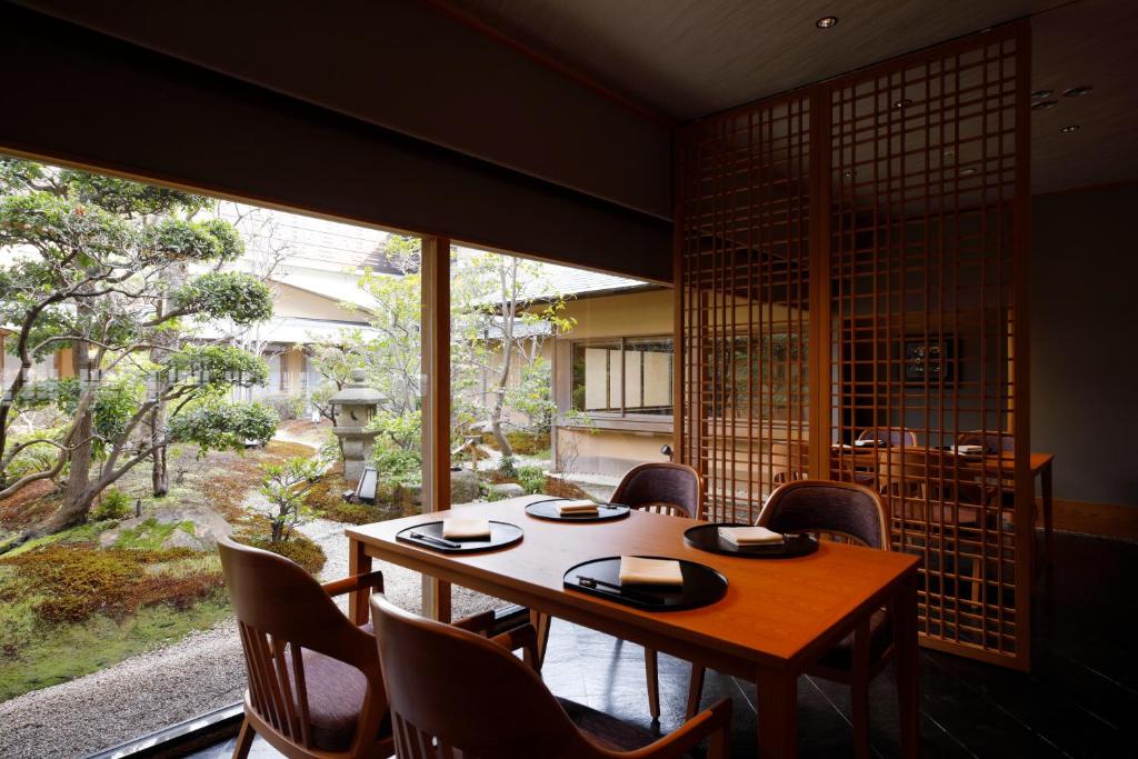 Where to Stay in Kanazawa For First Timers: My Favorite Hotels & Areas (2026)