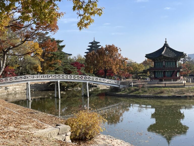 A Mini Gyeongbokgung Palace Guide: Tickets, Hanbok Rentals & Best Time to Visit (2026)