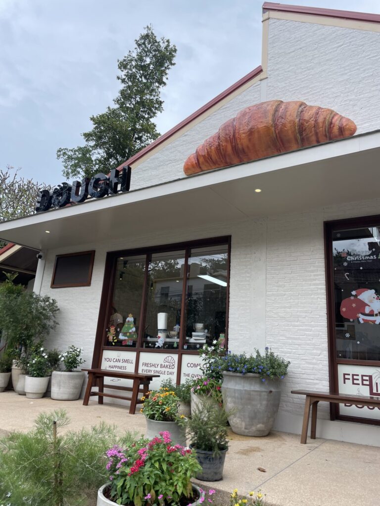 The Best Cafes in Koh Tao: My 6 Favorite Coffee Shops & Breakfast Spots 2026