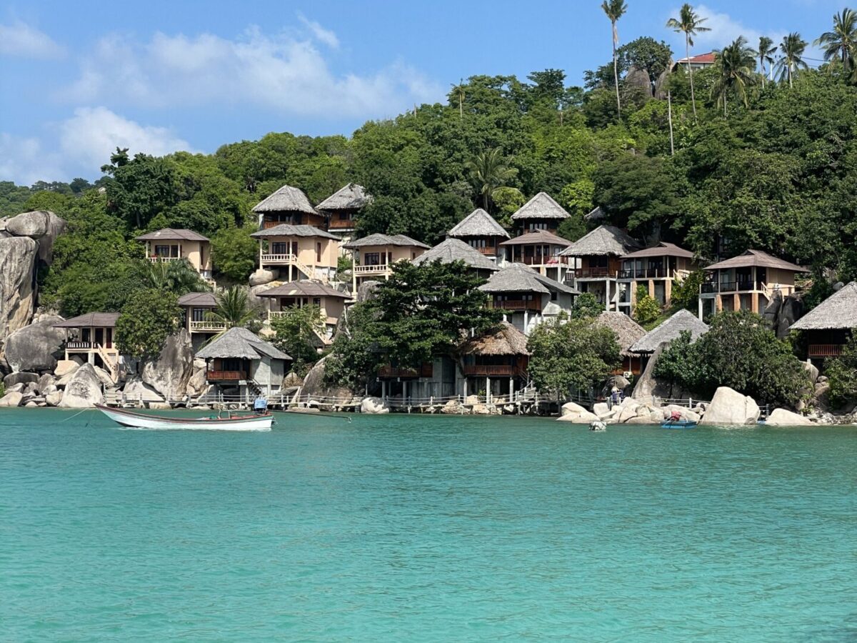 Koh Tao vs Koh Samui: Why I Love One More Than The Other (Honest Review 2026)
