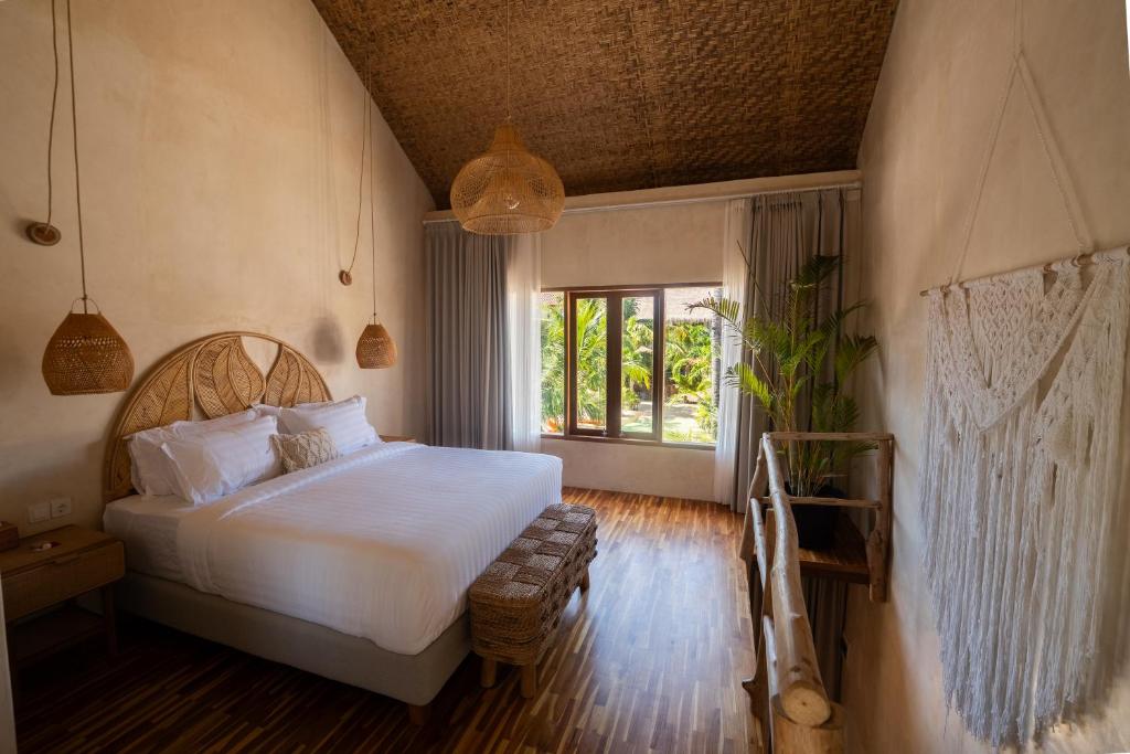 Where to Stay in Lombok Indonesia: My Favorite Areas & Hotels 2026