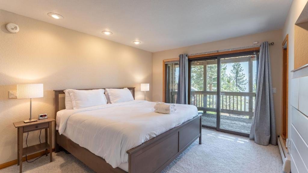 Where to Stay in Lake Tahoe: My TOP Areas & Hotels in 2026 (Summer)