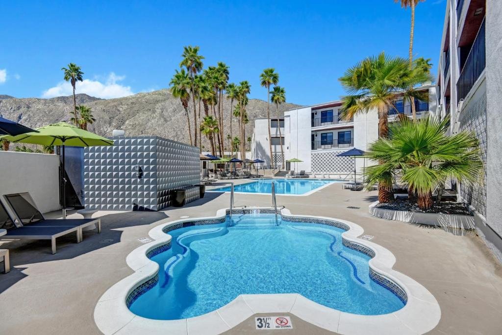 Where to Stay in Palm Springs: My Favorite 7 Hotels and Areas in 2026