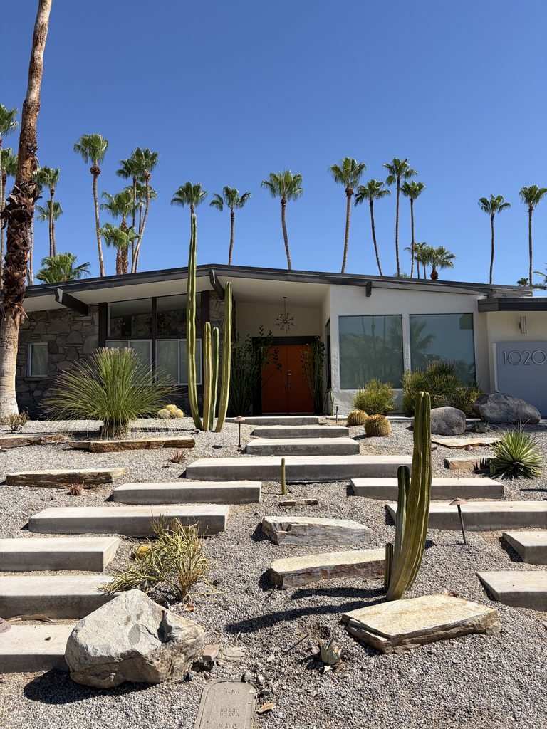 Where to See Cool Houses in Palm Springs California: My Favorite Spots for Mid-Century Homes 2026